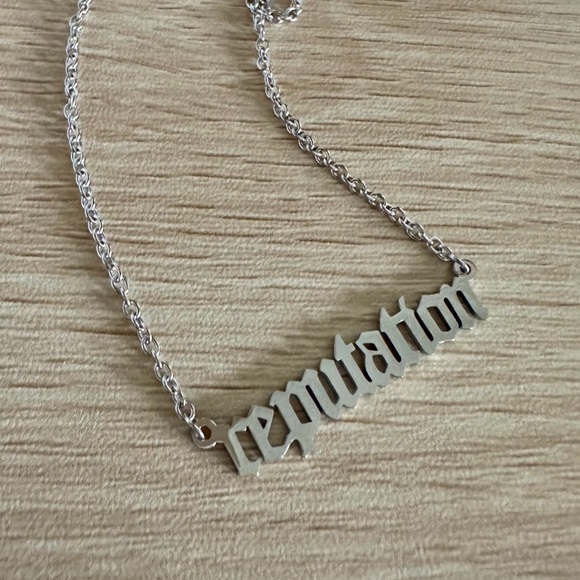 REPUTATION ERA ready! Amazing reputation gothic letter necklace! Gold & silver - Picture 3 of 8